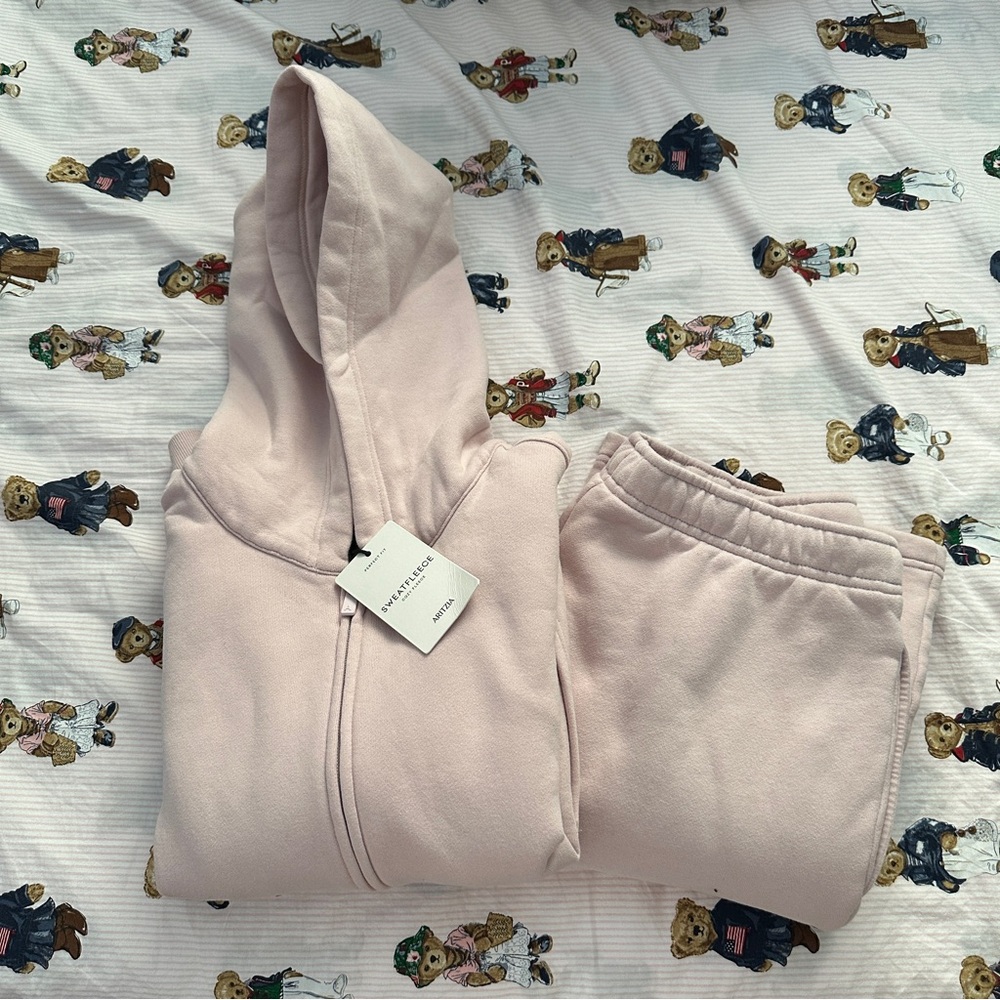 Aritzia bow pink sweat suit